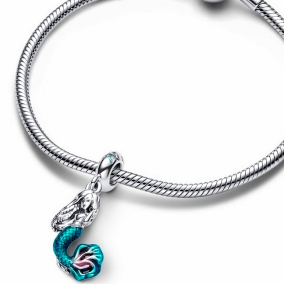 New 2023 PANDORA Little Mermaid Ariel, Disney S925 Sterling Silver Dangle Charm. - Picture 4 of 4